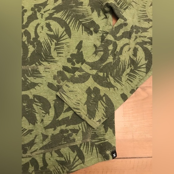 Hurley Women’s Green Palm Camo Hoodie Pullover - Size S - Picture 2 of 8